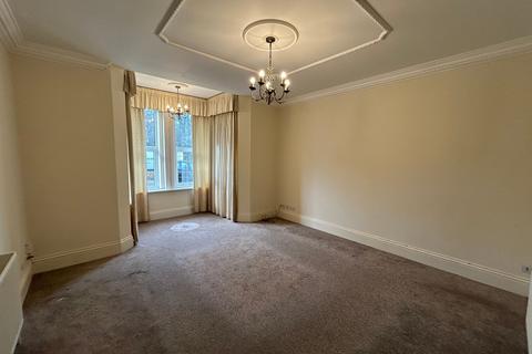 2 bedroom flat to rent, Callis Court Road, Broadstairs, CT10