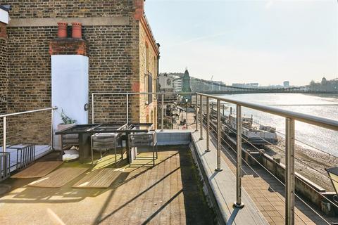 2 bedroom end of terrace house for sale, The Old Wharf House, Lower Mall, W6