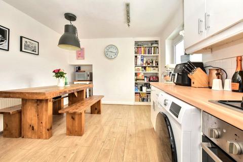 11 Birfed Crescent, Leeds, LS4 2QF