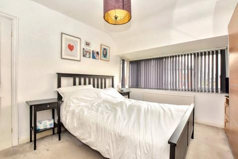 11 Birfed Crescent, Leeds, LS4 2QF