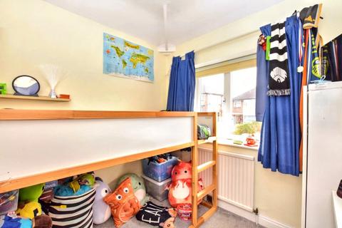 11 Birfed Crescent, Leeds, LS4 2QF