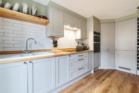 40 Blackberry Lane, Potterne, Devizes, SN10 5NZ