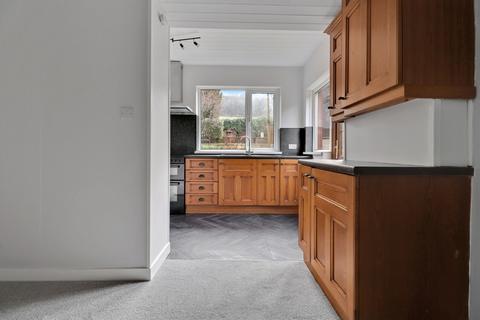37 Avison Road, Huddersfield, HD4 5TL
