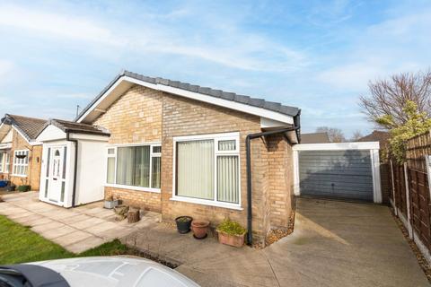 4 bedroom detached bungalow for sale, Oakmere Drive, Penketh, WA5