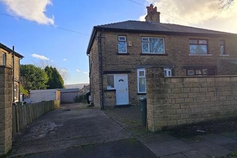 3 bedroom semi-detached house to rent, St. Leonards Grove, Bradford, BD8