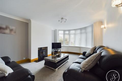 3 bedroom semi-detached house for sale, Lulworth Crescent, Leeds