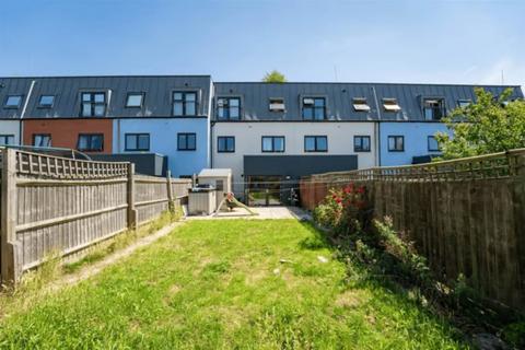 3 bedroom apartment for sale, Salisbury Road, Southall