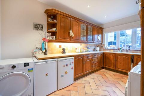 undefined, Belgrave Avenue, Watford WD18