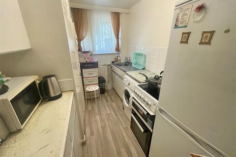 85 Harveyfields, Waltham Abbey, EN9 1HW