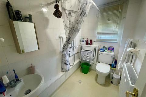 85 Harveyfields, Waltham Abbey, EN9 1HW