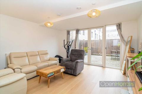 4 bedroom terraced house for sale, Oriental Square, Colindale