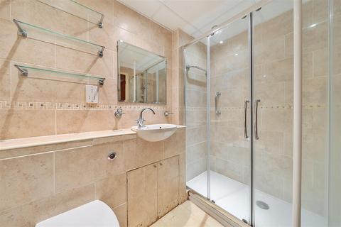 2 bedroom flat for sale, The Rutts, Bushey WD23