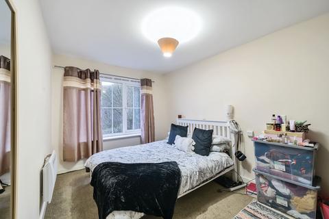 2 bedroom flat for sale, Troydale Park, Pudsey, West Yorkshire, UK, LS28