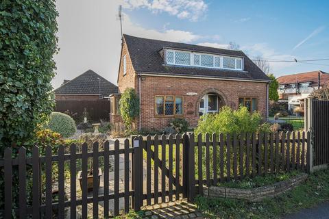 3 bedroom detached house for sale, WEST END, WOKING