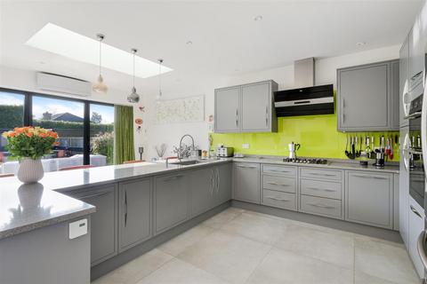 48 Fir Tree Road, Banstead, SM7 1NG