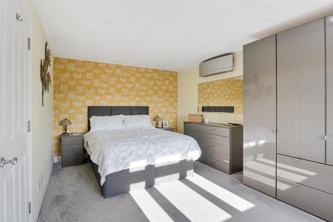 48 Fir Tree Road, Banstead, SM7 1NG