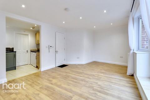 Studio for sale, Selsdon Road, South Croydon