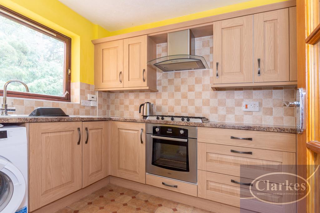 Fc 045 flat 7 kilbride 43 lindsay rd 018