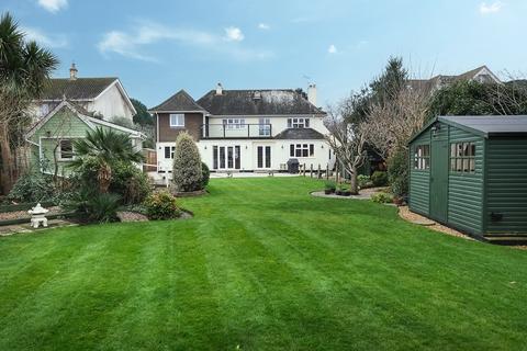 3 bedroom detached house for sale, Manor Way, Aldwick Bay Estate, Aldwick, Bognor Regis, West Sussex PO21