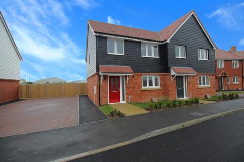 3 bedroom semi-detached house to rent, Maude Close, New Romney TN28