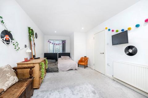 undefined, Alexandra Park Road, London N10