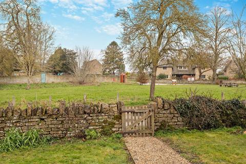 3 bedroom character property for sale, The Green, Ashton