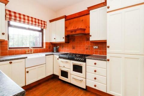 4 bedroom semi-detached house to rent, Douglas Road, London E4