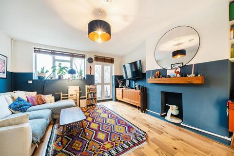 2 bedroom flat for sale, Wickham Road, London SE4