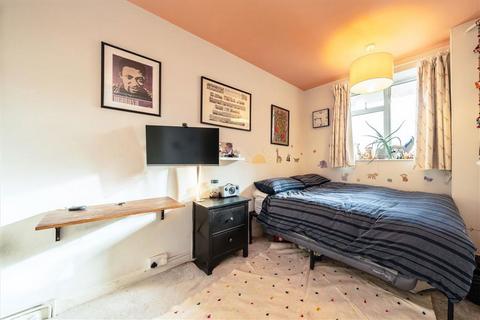 2 bedroom flat for sale, Wickham Road, London SE4