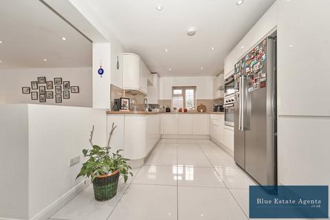 21 Northfield Road, Hounslow, TW5 9JQ