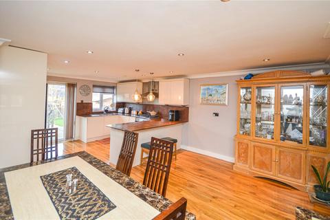 4 bedroom semi-detached house for sale, Beckhampton Street, Swindon, Wiltshire, SN1