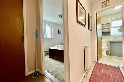 2 bedroom flat for sale, Sydling Close, Poole