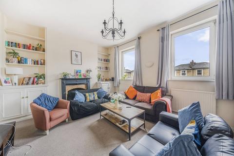 3 bedroom flat for sale, Garratt Lane, Tooting Broadway, London, SW17