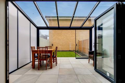 3c Semley Gate, London, E9 5NH