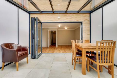 3c Semley Gate, London, E9 5NH