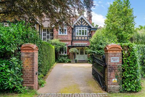 4 bedroom semi-detached house for sale, Swissland Hill, East Grinstead RH19