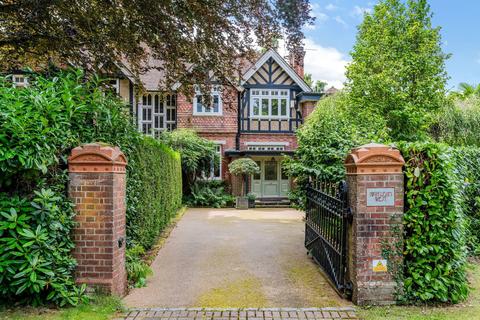 4 bedroom semi-detached house for sale, Swissland Hill, East Grinstead RH19
