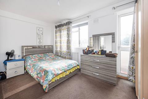 2 bedroom flat for sale, Ansell House, Mile End Road, Whitechapel, London, E1