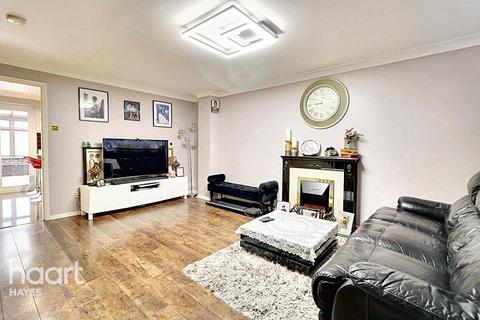 3 bedroom end of terrace house for sale, Binstead Close, Hayes