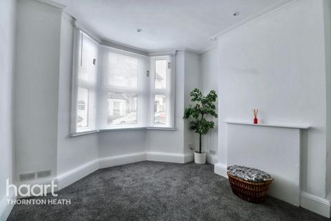 3 bedroom terraced house for sale, Thirsk Road, London