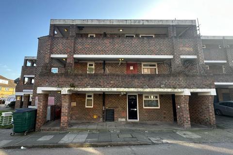 1 bedroom flat for sale, 2 Kempthorne Road, Lewisham, London, SE8 3QD