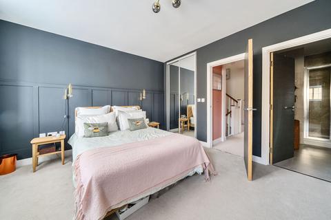 undefined, Catteshall Lane, Surrey GU7