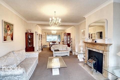 4 bedroom semi-detached house for sale, Longwood Gardens, Clayhall