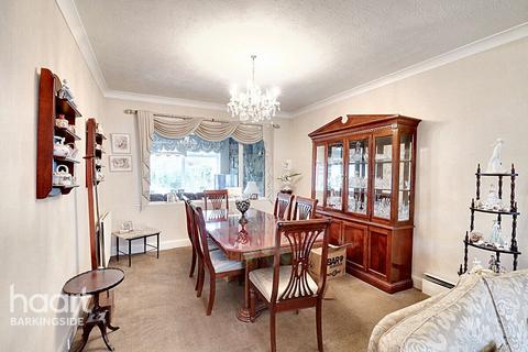 4 bedroom semi-detached house for sale, Longwood Gardens, Clayhall
