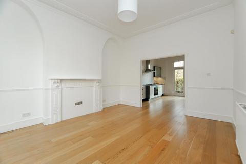 6 bedroom semi-detached house for sale, Queen Elizabeths Walk, London