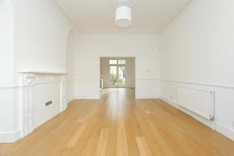 6 bedroom semi-detached house for sale, Queen Elizabeths Walk, London