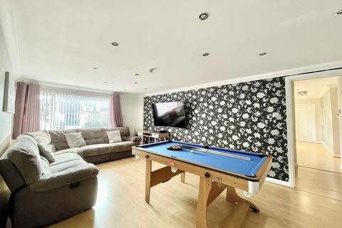 2 Carrbridge Close, Talbot Woods, Bournemouth, BH3 7EQ
