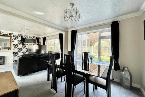 2 Carrbridge Close, Talbot Woods, Bournemouth, BH3 7EQ