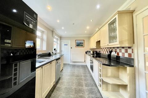 2 Carrbridge Close, Talbot Woods, Bournemouth, BH3 7EQ