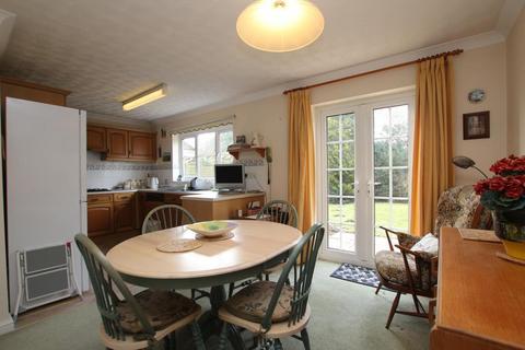 11 Buckingham Drive, Ely, CB6 1DR